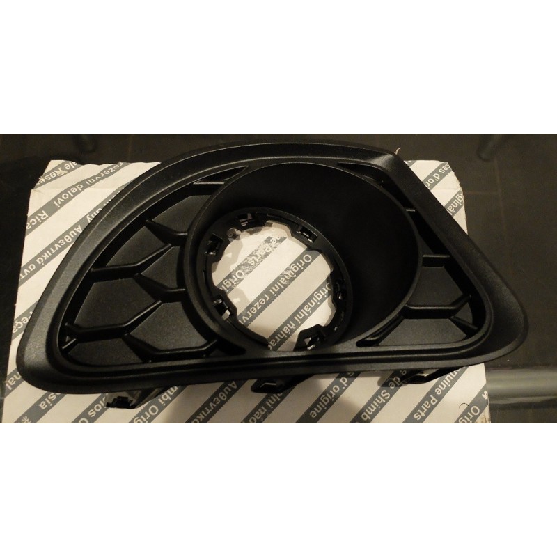 Front bumper right ornament  - Alfa Romeo Giulietta